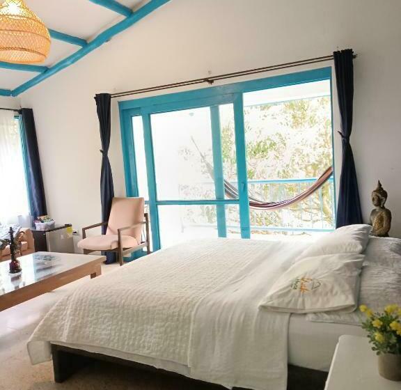 غرفة ديلوكس مزودة بشرفة, Duck House Hostel / La Vega