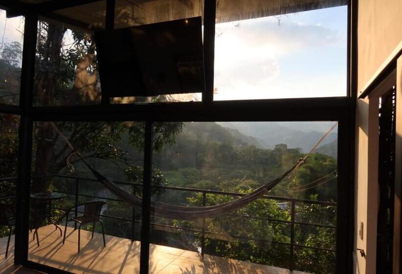 كابينة, Duck House Hostel / La Vega