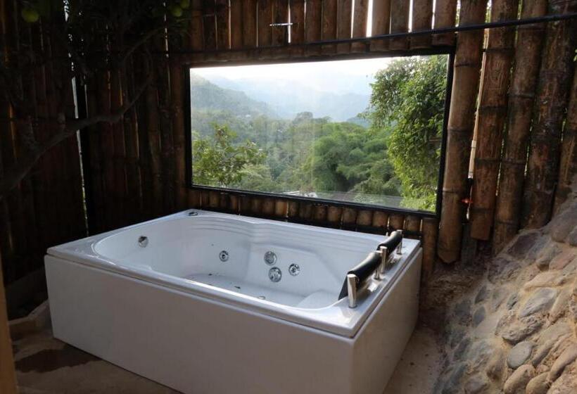 كابينة, Duck House Hostel / La Vega