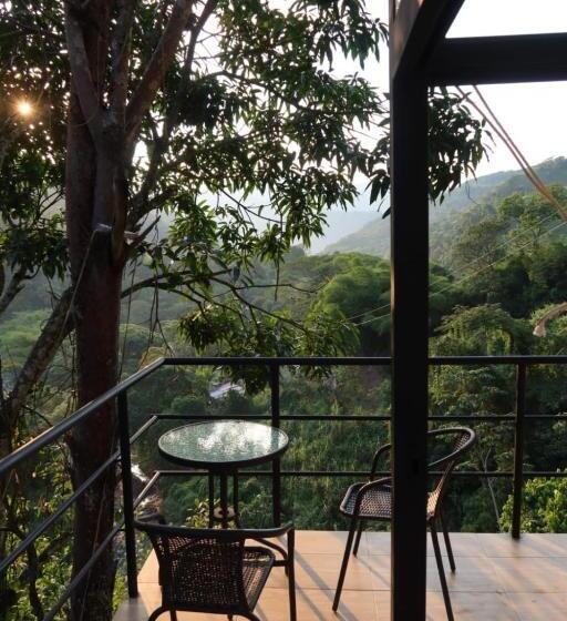 كابينة, Duck House Hostel / La Vega