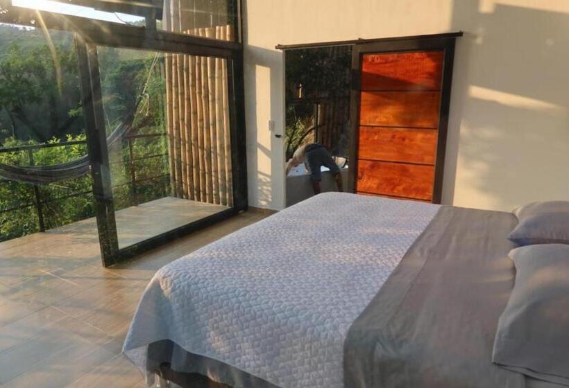 كابينة, Duck House Hostel / La Vega