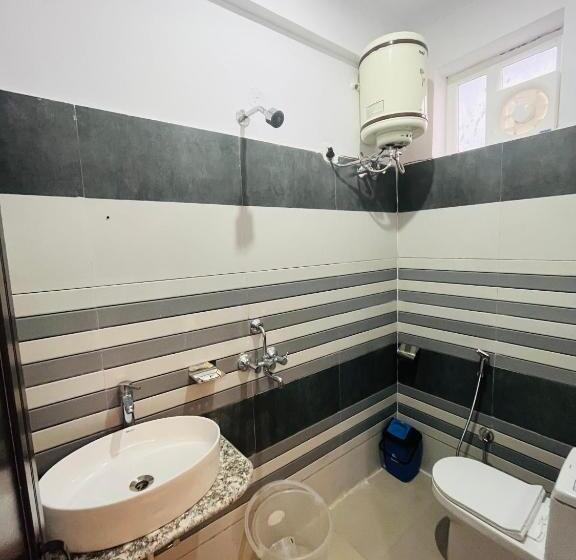 Quarto Economy, Skyard Premium, Tapovan