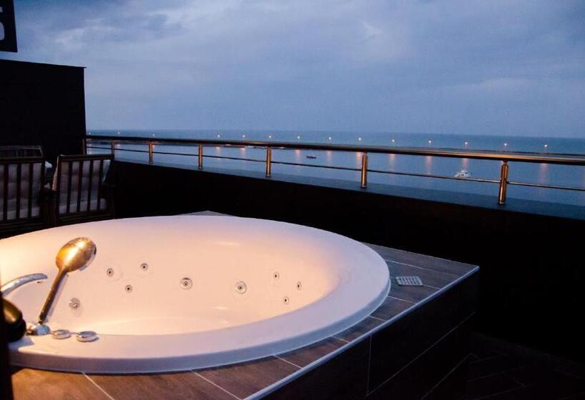 سوئیت با تخت بزرگ, çepnis