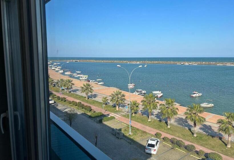 اتاق استاندارد با چشم‌انداز دریا, çepnis