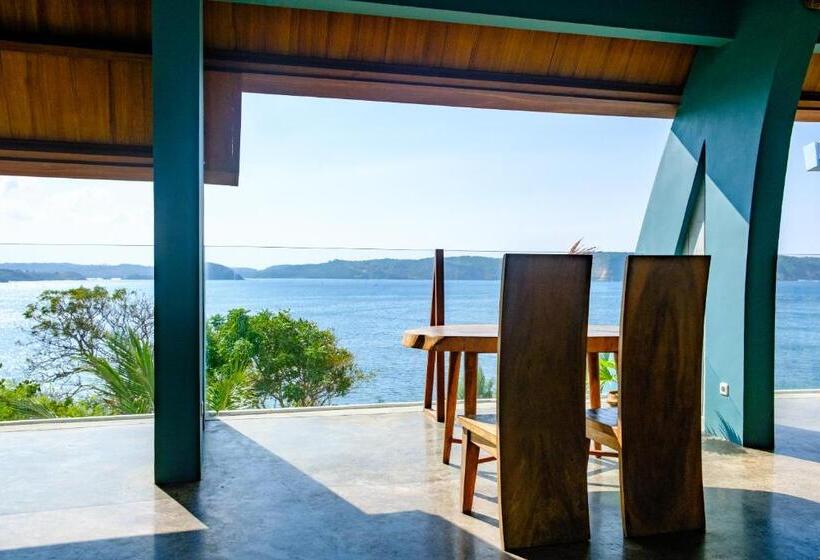 Номер Deluxe Вид на Море, Inlight Lombok Beach Hotel New Year Offer