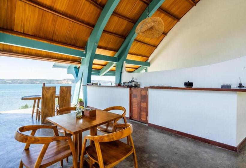 חדר דלוקס נוף לים, Inlight Lombok Beach Hotel New Year Offer