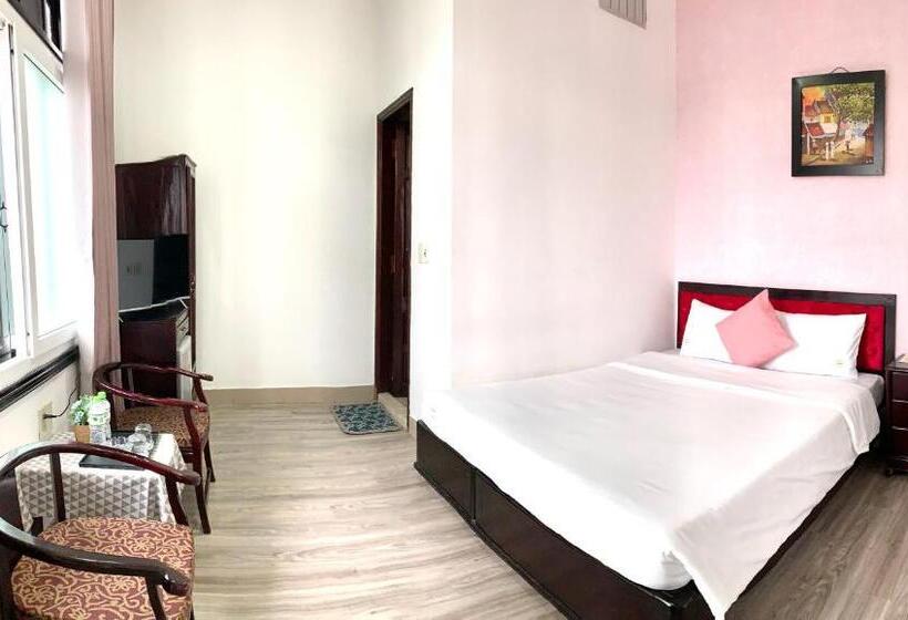 اتاق لوکس, Kly