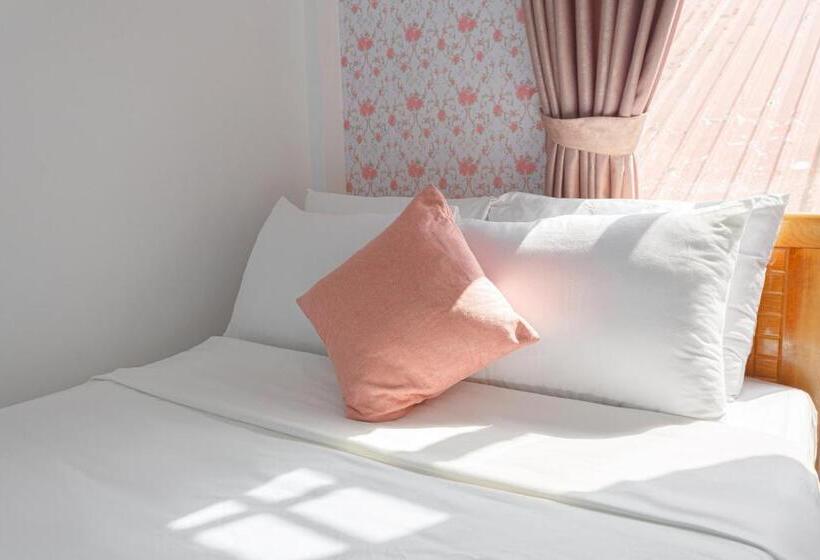 اتاق لوکس, Kly