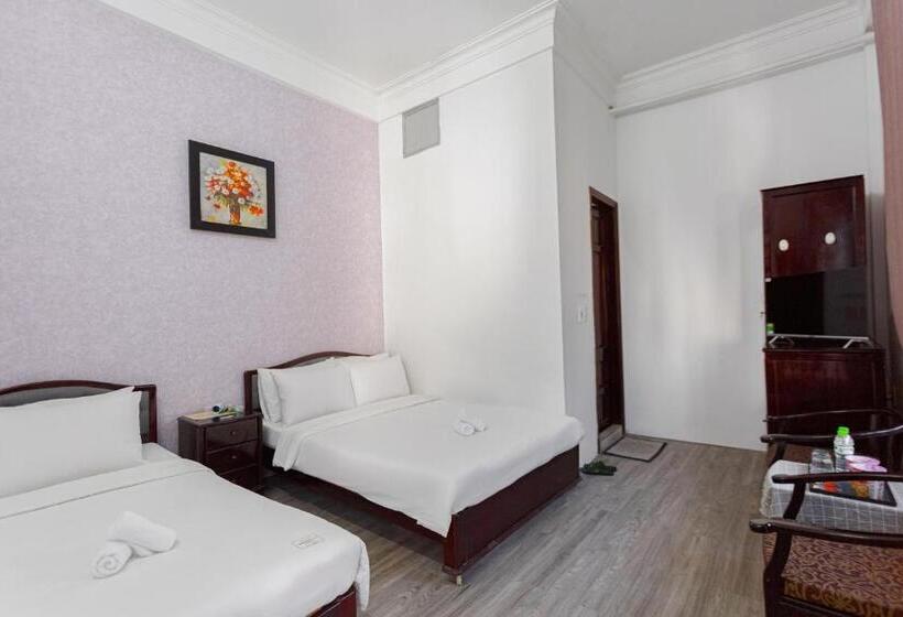 اتاق لوکس سه تخته, Kly