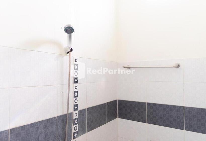 Deluxe Rum, Wisma Aini Syariah Mitra Reddoorz