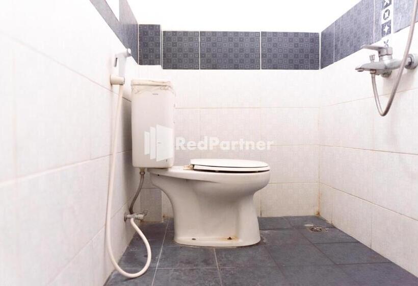 Deluxe Rum, Wisma Aini Syariah Mitra Reddoorz