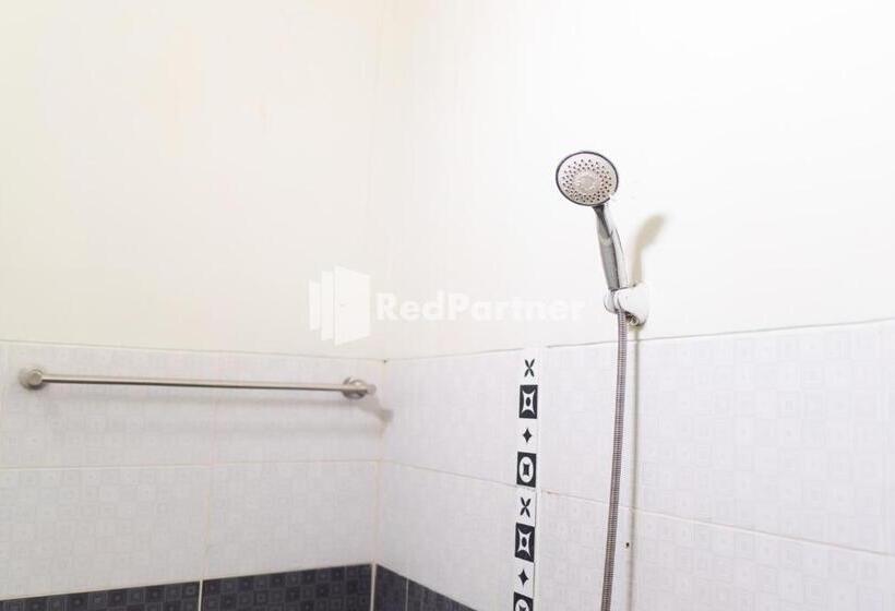 Deluxe Rum, Wisma Aini Syariah Mitra Reddoorz