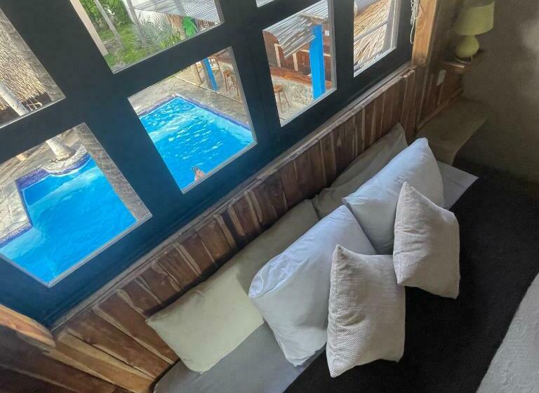 Deluxe Suite Sea View, Johnnys Place