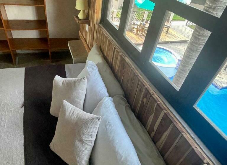 Deluxe Suite Sea View, Johnnys Place