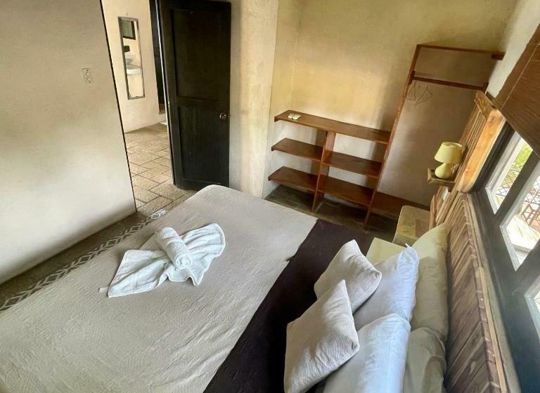 Deluxe Suite Sea View, Johnnys Place