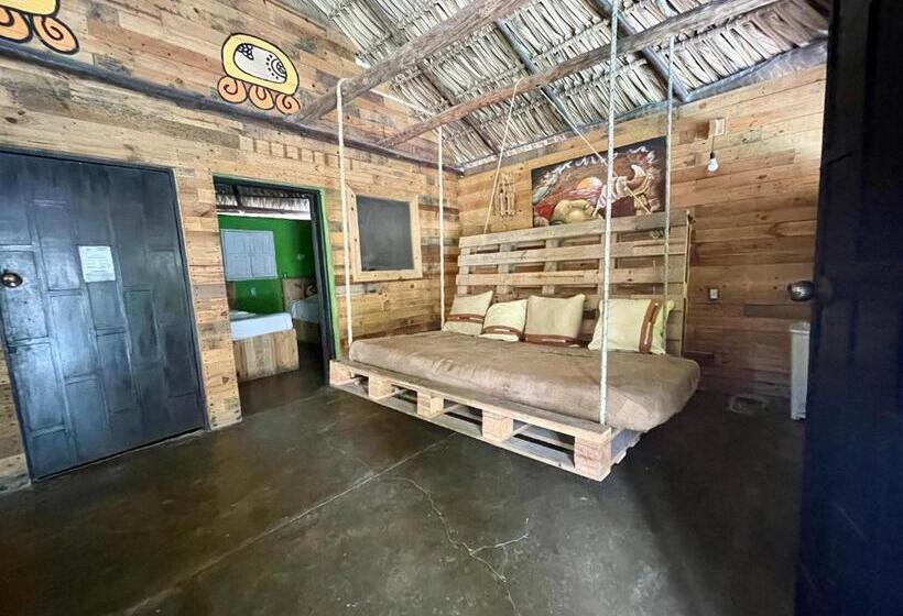 بانگلوی استاندارد, Johnnys Place