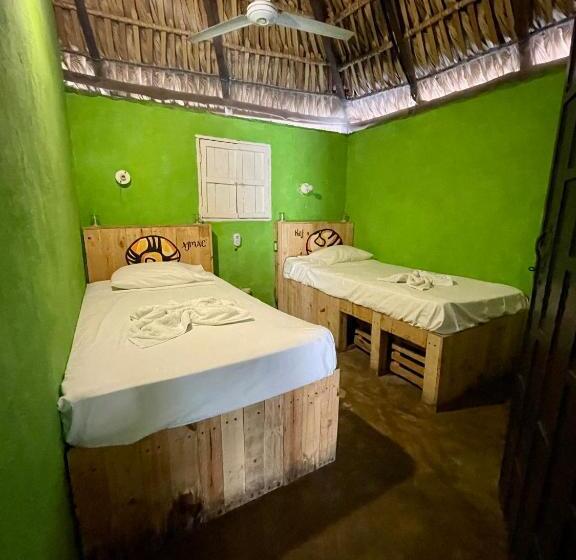 بانگلوی استاندارد, Johnnys Place