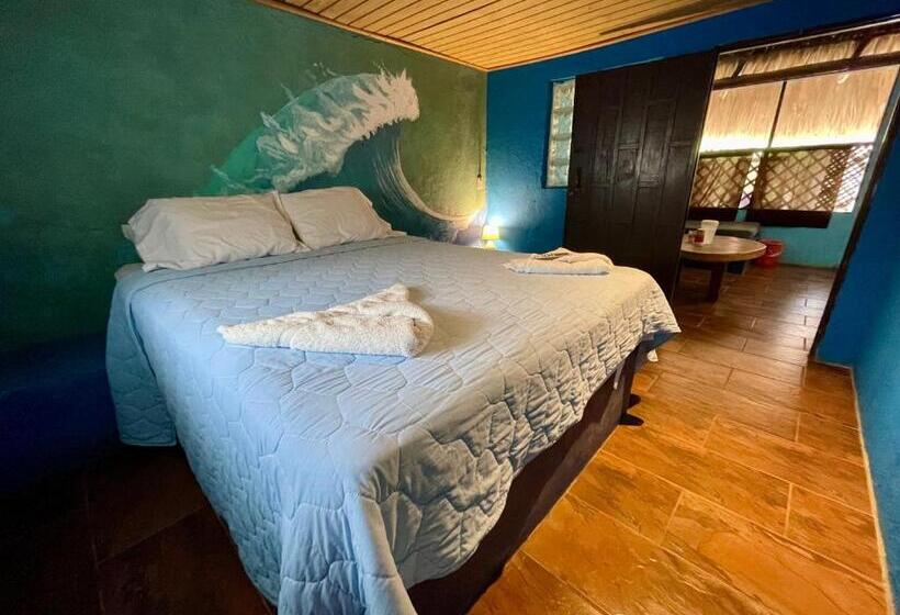 بانگلوی استاندارد 2 خوابه, Johnnys Place