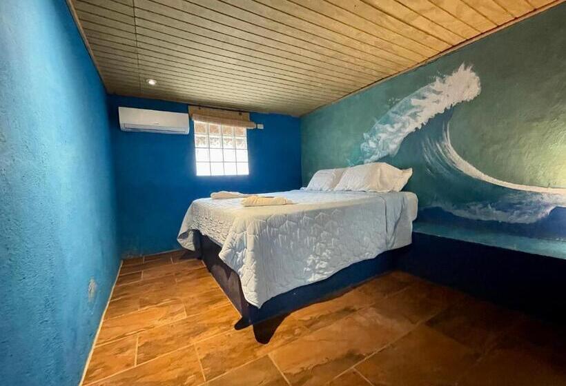 بانگلوی استاندارد 2 خوابه, Johnnys Place