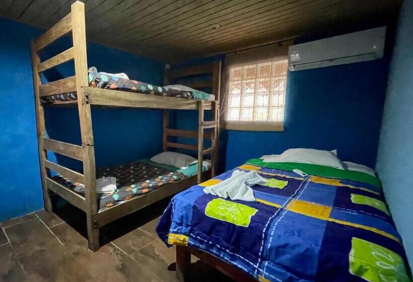 بانگلوی استاندارد 2 خوابه, Johnnys Place