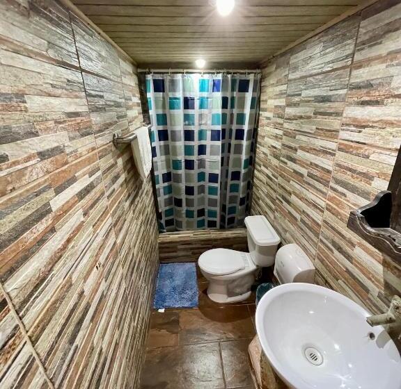 بانگلوی استاندارد 2 خوابه, Johnnys Place