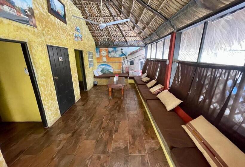 بانگلوی استاندارد 2 خوابه, Johnnys Place