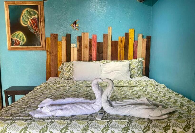 اتاق خانوادگی, Johnnys Place