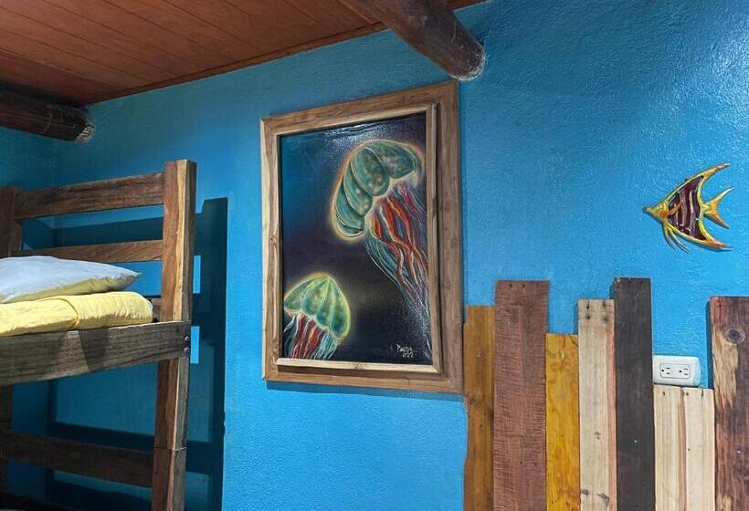 اتاق خانوادگی, Johnnys Place