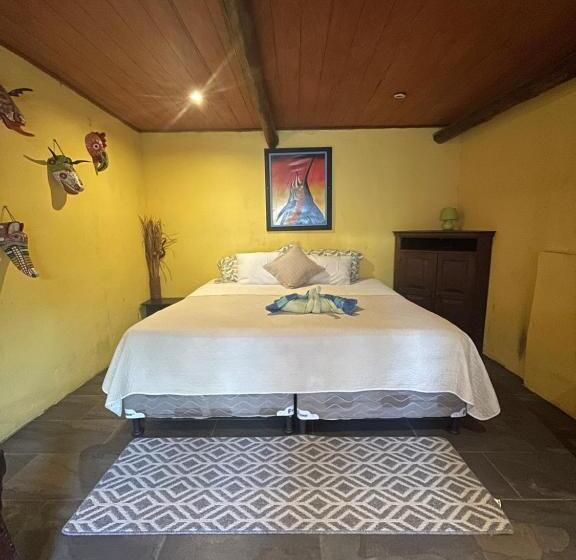 اتاق استاندارد, Johnnys Place