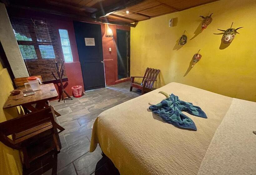 اتاق استاندارد, Johnnys Place