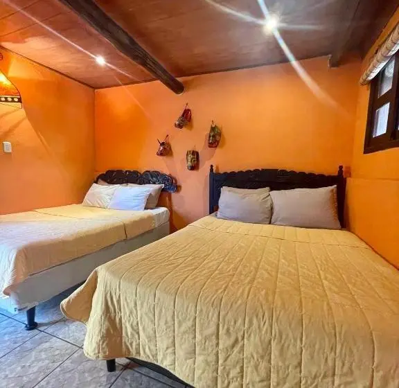 اتاق کلاسیک چهارنفره, Johnnys Place