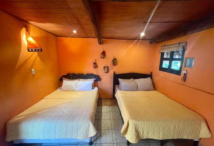 اتاق کلاسیک چهارنفره, Johnnys Place