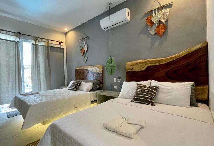 اتاق لوکس, Johnnys Place