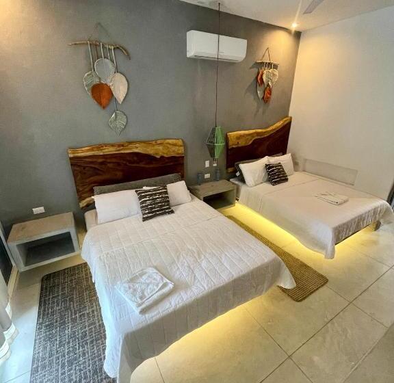 اتاق لوکس, Johnnys Place