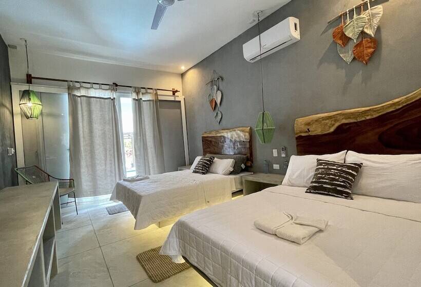 اتاق لوکس, Johnnys Place