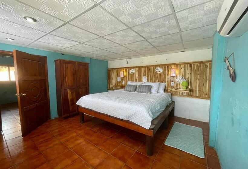 کلبه ییلاقی, Johnnys Place