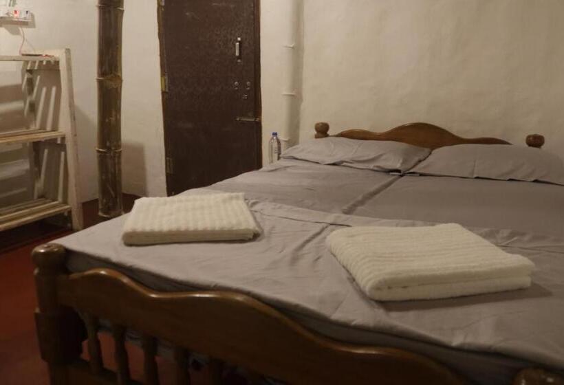 חדר אקונומי, Stoneage Resort Sakleshpur