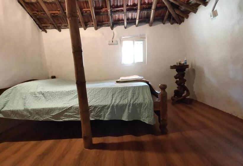 חדר אקונומי, Stoneage Resort Sakleshpur