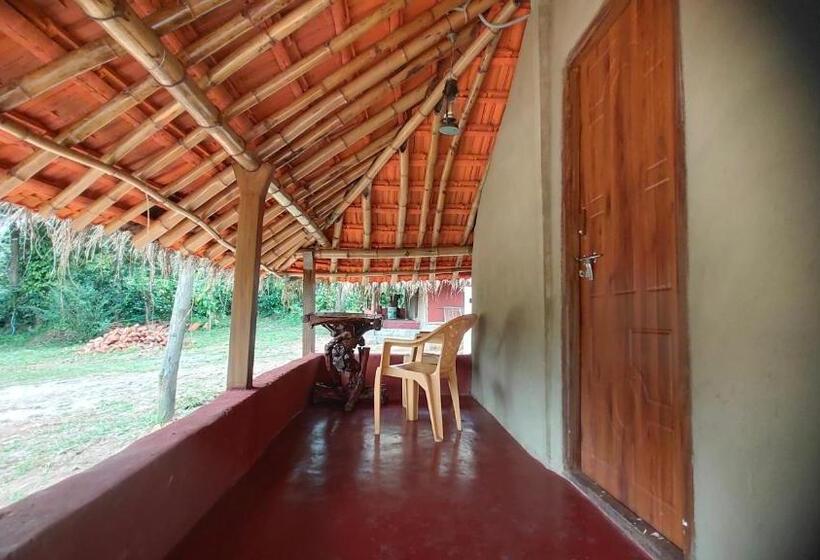 חדר אקונומי, Stoneage Resort Sakleshpur