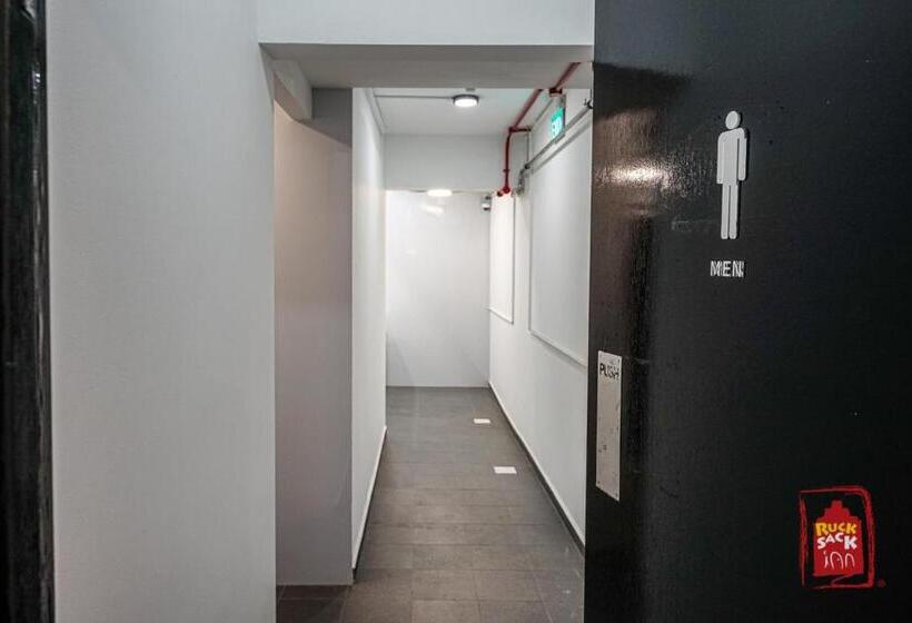 تختخواب در اتاق مشترک, Rucksack Inn Tyrwhitt Road