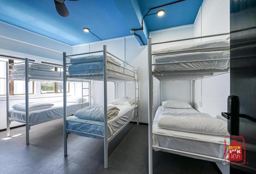 تختخواب در اتاق مشترک, Rucksack Inn Tyrwhitt Road