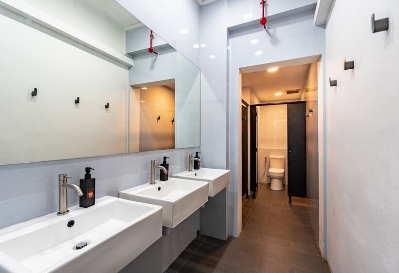 تختخواب در اتاق مشترک, Rucksack Inn Tyrwhitt Road