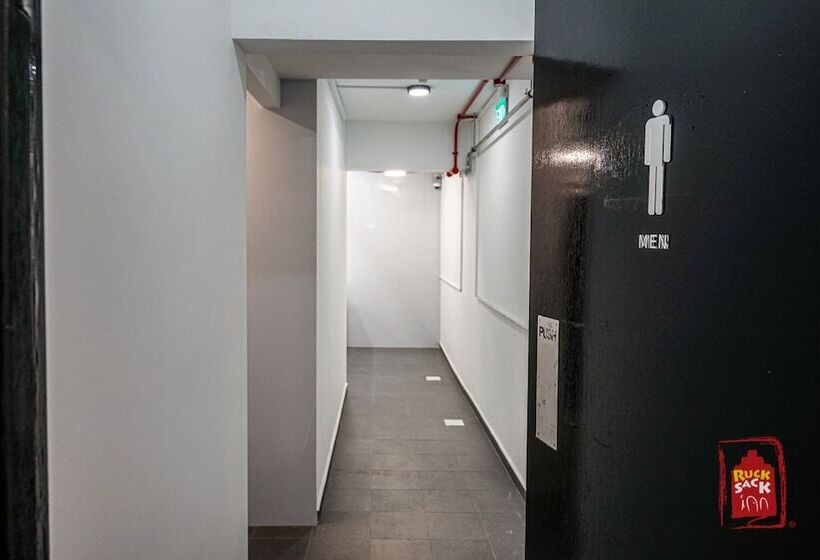 تختخواب در اتاق مشترک, Rucksack Inn Tyrwhitt Road