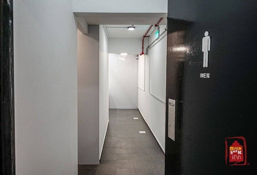 تختخواب در اتاق مشترک, Rucksack Inn Tyrwhitt Road