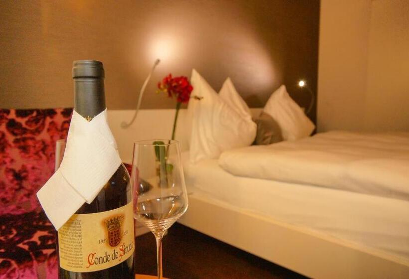 غرفة قياسية ثلاثية, Boutique Hotel   Restaurant Orchidee