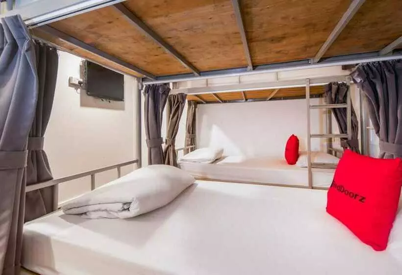 تختخواب در اتاق مشترک, Coziee Lodge Hostel