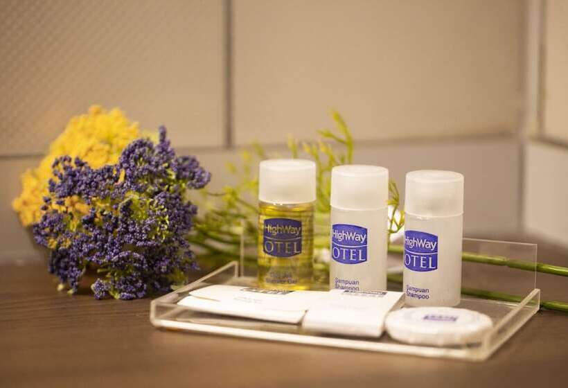 جناح, Highway Otel