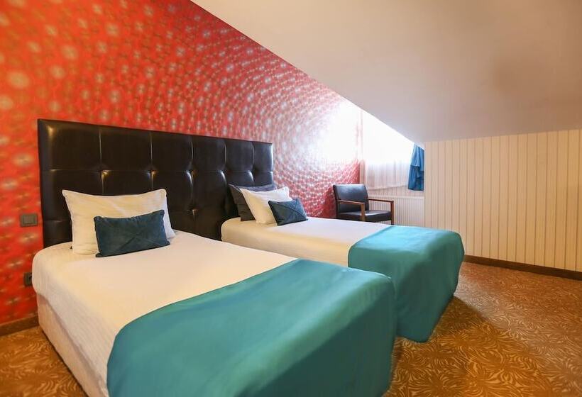 جناح, Highway Otel