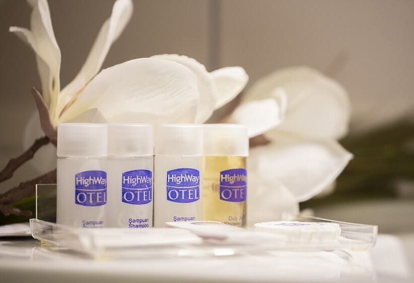 غرفة قياسية ثلاثية, Highway Otel