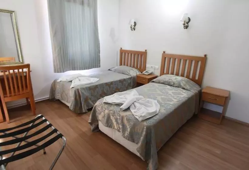 Standard-huone, Ave Maria